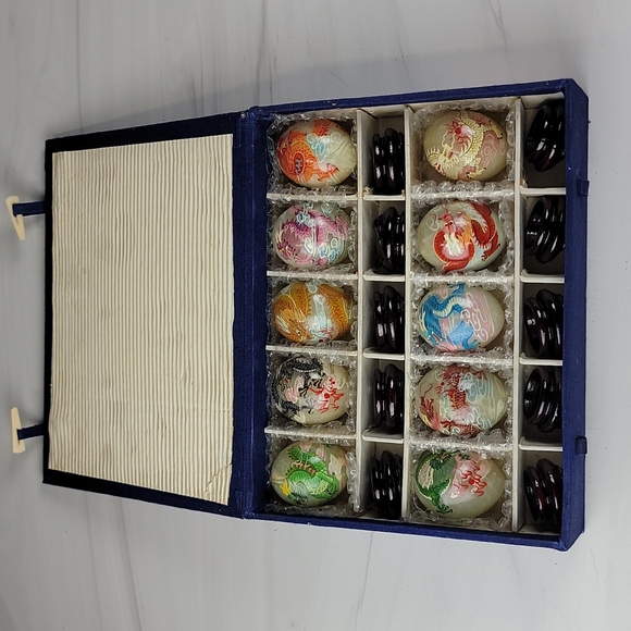 Set of 10 hand painted dragon eggs - Picture 2 of 3